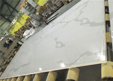 China Quarz-Kunststein-Kalkutta-Quarz-Küchen-Stein-große Platte Calacatta weißer fournisseur